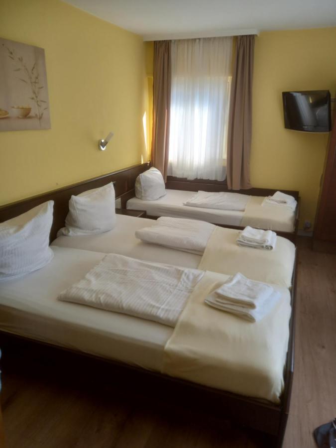 Hotel Wiesbadener Hof Щутгарт Екстериор снимка