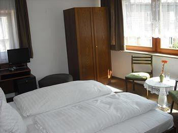 Hotel Wiesbadener Hof Щутгарт Екстериор снимка