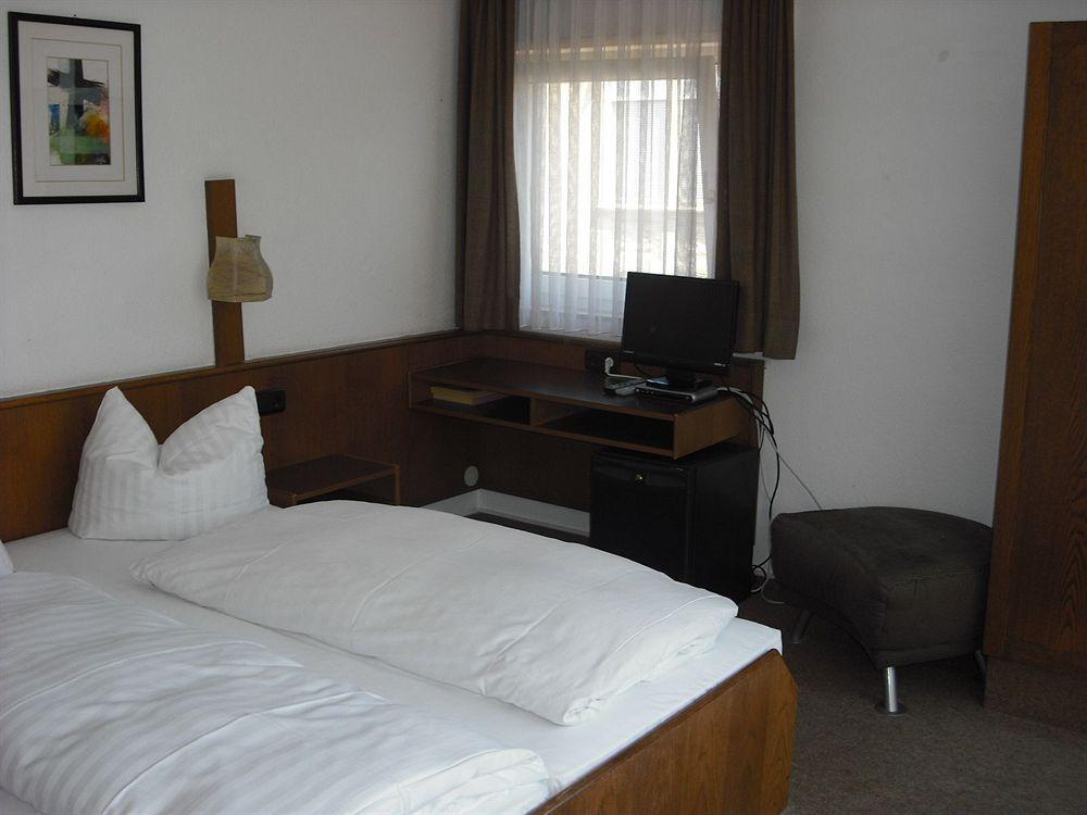 Hotel Wiesbadener Hof Щутгарт Екстериор снимка