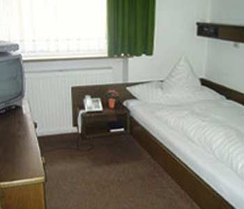 Hotel Wiesbadener Hof Щутгарт Екстериор снимка